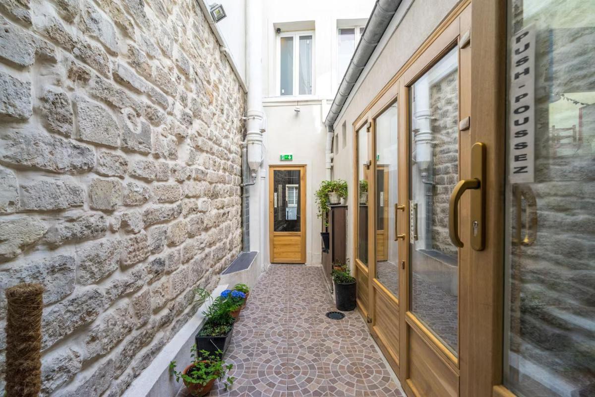 Hotel Clermont Montmartre Paris Exterior photo